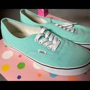 Unisex Aqua Classic Vans